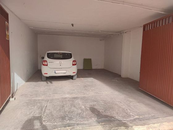 Foto 2 de Garaje en venta en Manuel de 107 m²