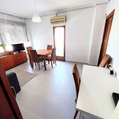 Foto 1 de Alquiler de piso en Benicalap de 3 habitaciones con muebles y balcón