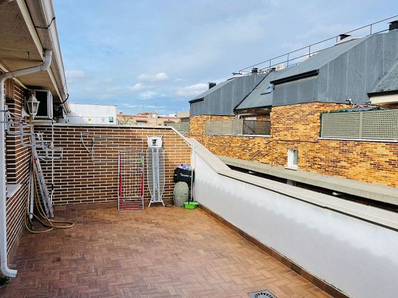Foto 2 de Àtic en venda a Pau de Carabanchel de 2 habitacions amb terrassa i garatge