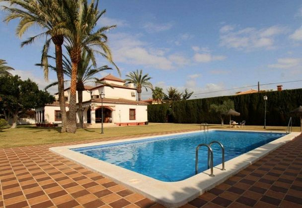 Foto 1 de Xalet en venda a San Juan de Alicante/Sant Joan d´Alacant de 9 habitacions amb terrassa i piscina