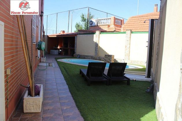 Foto 2 de Casa en venda a Velilla de San Antonio de 3 habitacions amb terrassa i piscina