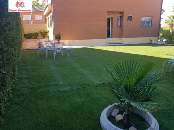 Foto 2 de Xalet en lloguer a Mejorada del Campo de 3 habitacions amb terrassa i garatge