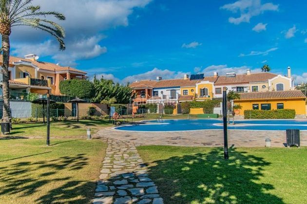 Foto 1 de Alquiler de casa en Guadalmina de 4 habitaciones con terraza y piscina