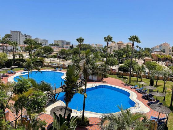 Foto 1 de Dúplex en lloguer a Paraíso - Atalaya- Benamara de 2 habitacions amb terrassa i piscina