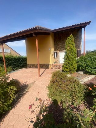 Foto 2 de Chalet en venta en Zarzuela del Monte de 4 habitaciones con jardín y calefacción