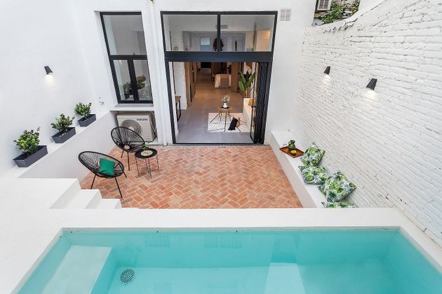 Foto 1 de Piso en venta en Nou Moles de 2 habitaciones con terraza y piscina