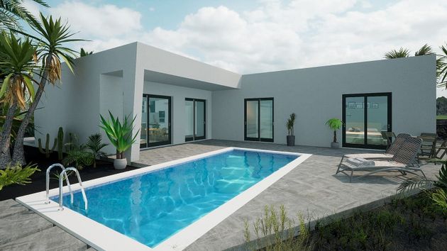 Foto 1 de Chalet en venta en calle Los Roques de 3 habitaciones con terraza y piscina
