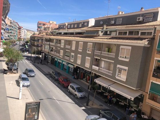 Foto 1 de Pis en venda a calle San Bartolomé de 3 habitacions amb terrassa i balcó