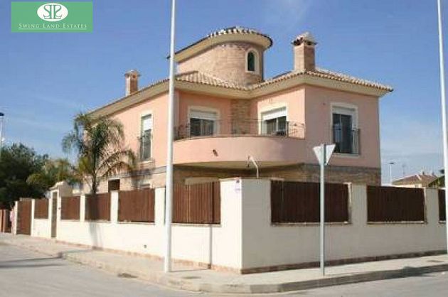 Foto 2 de Chalet en venta en La Dorada - Rame de 5 habitaciones con terraza y piscina