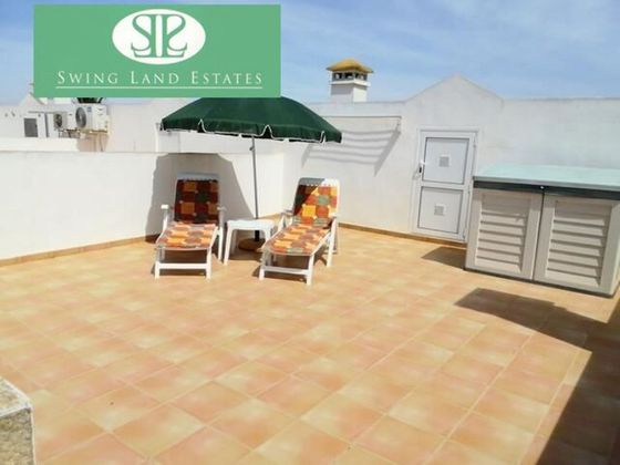 Foto 2 de Àtic en venda a La Puebla de 2 habitacions amb terrassa i piscina