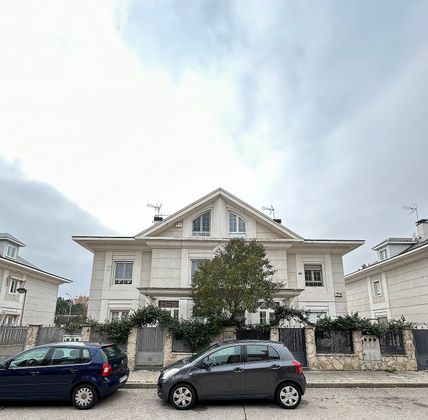 Foto 2 de Casa en venda a Montserrat - Parque Empresarial de 4 habitacions amb terrassa i piscina