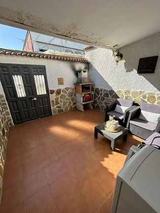 Foto 2 de Casa adossada en venda a Entrevías de 2 habitacions amb terrassa i aire acondicionat