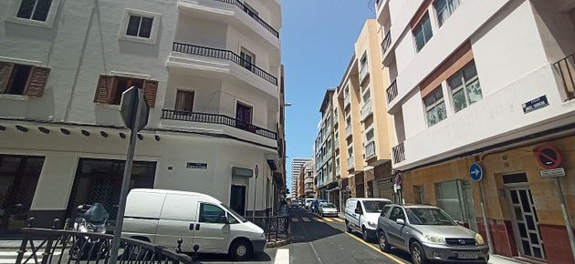 Foto 1 de Pis en venda a calle Ángel Guimerá de 4 habitacions amb balcó