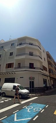 Foto 2 de Piso en venta en calle Ángel Guimerá de 4 habitaciones con balcón