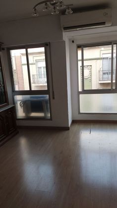 Foto 2 de Venta de piso en Doctor Cerrada de 3 habitaciones con aire acondicionado y ascensor