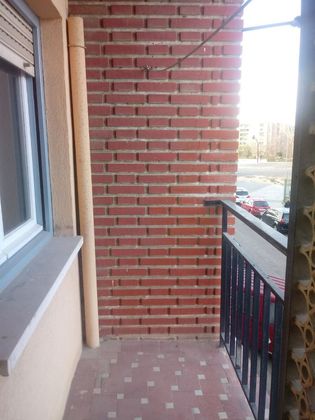 Foto 2 de Pis en venda a calle Juan Xxiii de 3 habitacions amb terrassa i calefacció