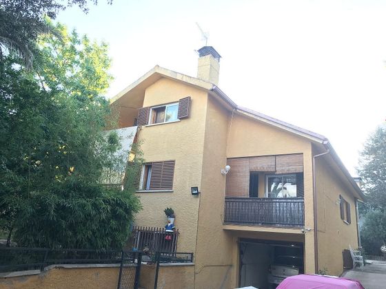 Foto 1 de Chalet en venta en Las Zorreras - Monte Encinar de 6 habitaciones con terraza y garaje