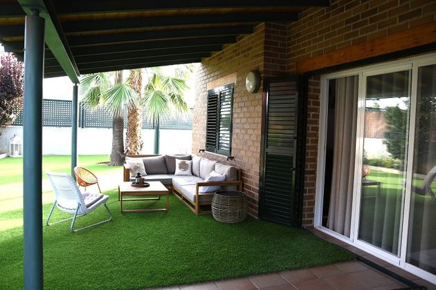Foto 2 de Xalet en lloguer a Riba-roja de Túria de 3 habitacions amb terrassa i piscina