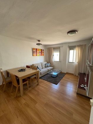 Foto 1 de Pis en lloguer a calle De L'arquitecte Gascó de 2 habitacions amb terrassa i mobles
