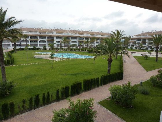 Foto 2 de Piso en alquiler en calle Cantabria de 2 habitaciones con terraza y piscina