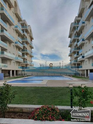 Foto 2 de Alquiler de piso en Piles de 2 habitaciones con terraza y piscina
