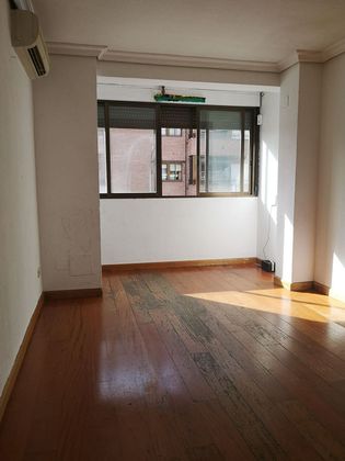Foto 2 de Pis en venda a calle Ezequiel Solana de 3 habitacions amb terrassa i aire acondicionat