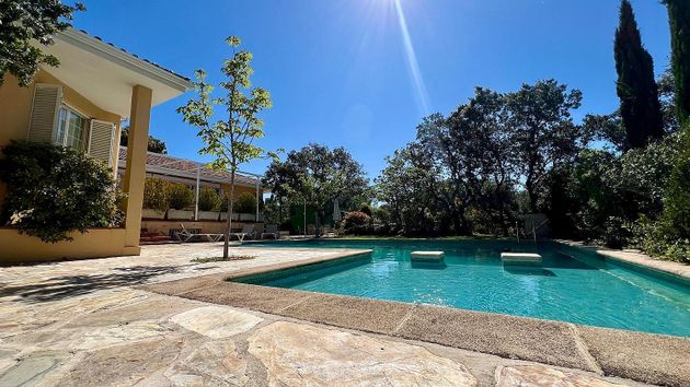 Foto 2 de Xalet en venda a Hoyo de Manzanares de 6 habitacions amb terrassa i piscina