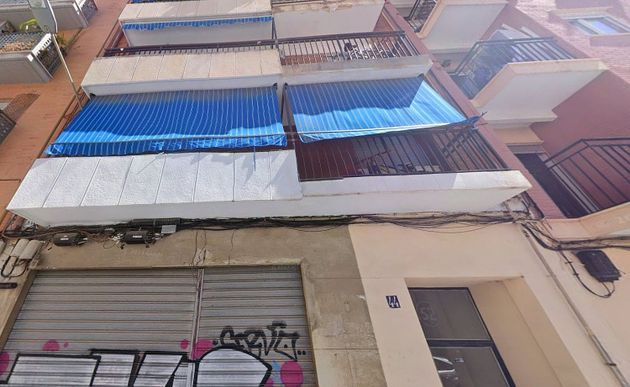 Foto 2 de Pis en venda a calle De Manuela Estellés de 3 habitacions amb terrassa