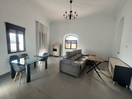 Foto 1 de Alquiler de piso en plaza De la Rosa de 3 habitaciones con muebles y aire acondicionado
