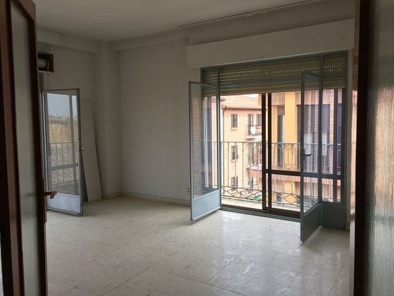 Foto 2 de Pis en venda a calle Corredera de 4 habitacions amb balcó
