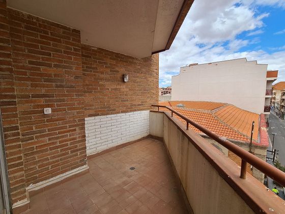 Foto 2 de Pis en venda a Valdepeñas de 4 habitacions amb terrassa i garatge