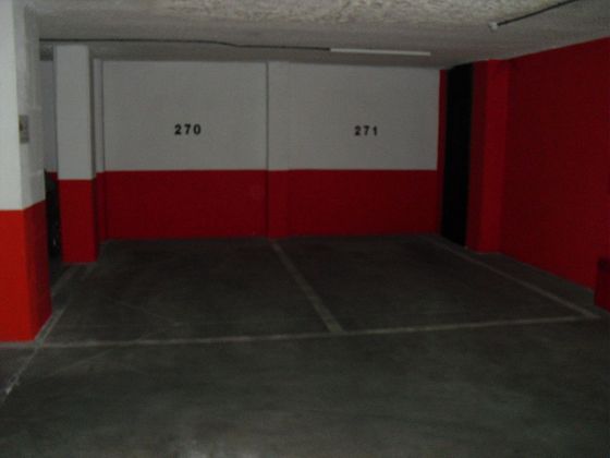 Foto 1 de Garaje en venta en calle Embajadores de 16 m²