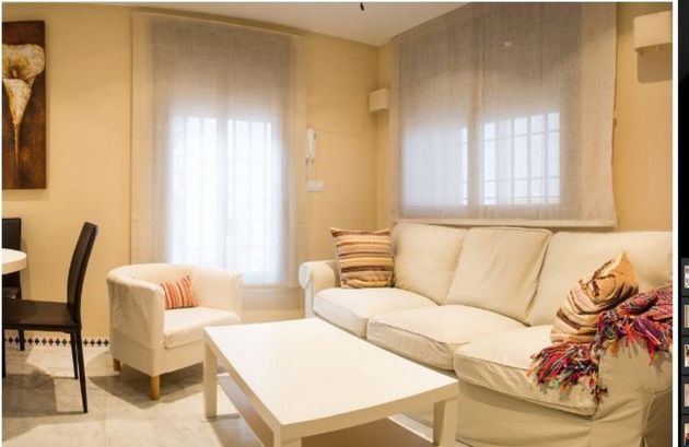 Foto 1 de Dúplex en alquiler en calle Cciegos de 2 habitaciones con muebles y aire acondicionado
