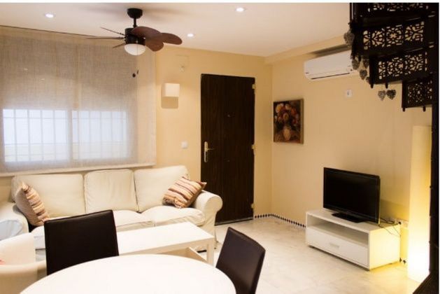 Foto 2 de Dúplex en alquiler en calle Cciegos de 2 habitaciones con muebles y aire acondicionado