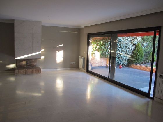 Foto 1 de Casa en venda a Las Vegas  - Santa María de 5 habitacions amb terrassa i piscina