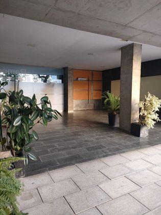 Foto 1 de Piso en venta en calle Ramón Carande de 4 habitaciones con piscina y garaje