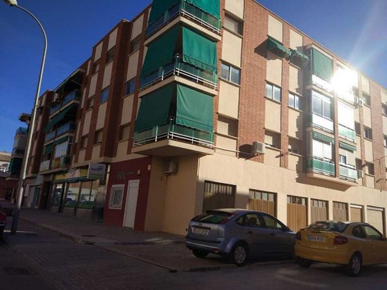 Foto 1 de Alquiler de piso en calle Juan Bautista de la Concepción de 4 habitaciones con terraza y muebles
