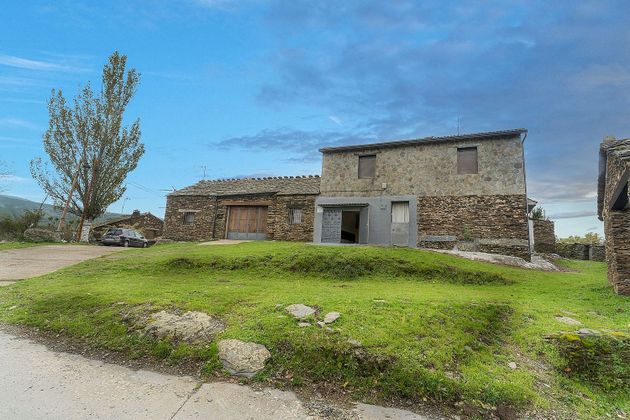 Foto 2 de Casa adossada en venda a Campillo de Ranas de 4 habitacions amb terrassa