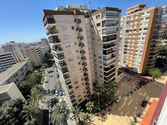 Foto 2 de Venta de piso en Jaume Roig de 3 habitaciones con terraza y garaje