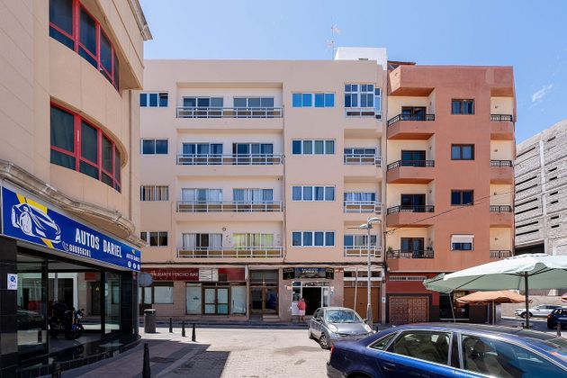 Foto 1 de Pis en venda a calle Cervantes de 5 habitacions amb garatge i balcó