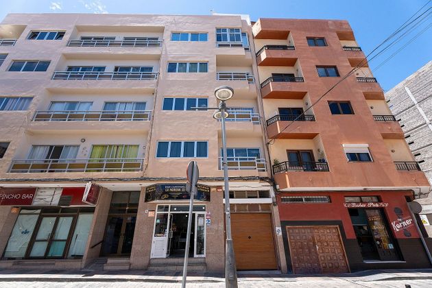 Foto 2 de Piso en venta en calle Cervantes de 5 habitaciones con garaje y balcón
