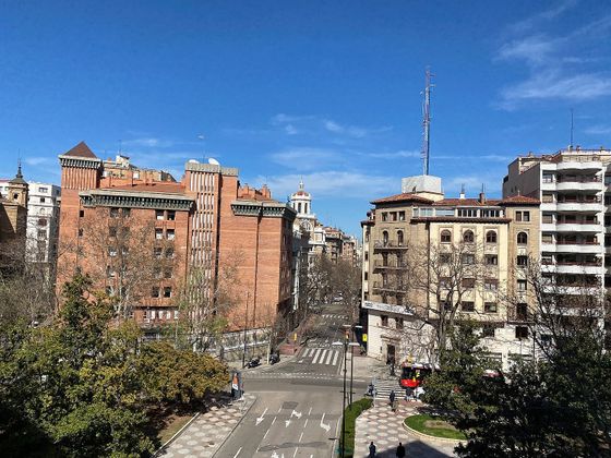 Foto 1 de Pis en venda a paseo De la Constitución de 5 habitacions amb terrassa i balcó