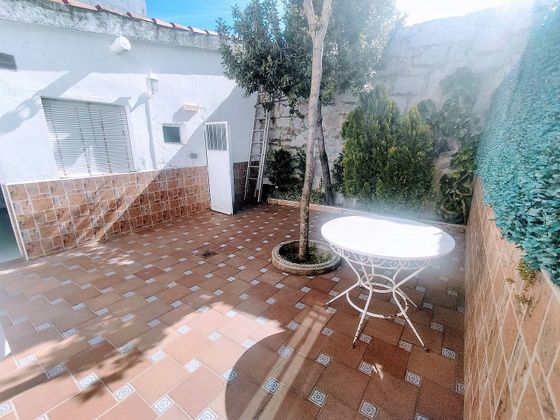 Foto 2 de Casa en venda a Zona Iglesia - Estación de 3 habitacions amb terrassa i piscina