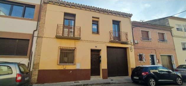 Foto 1 de Casa adossada en venda a Villanueva de Gállego de 4 habitacions amb terrassa i jardí