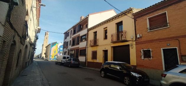 Foto 2 de Casa adossada en venda a Villanueva de Gállego de 4 habitacions amb terrassa i jardí