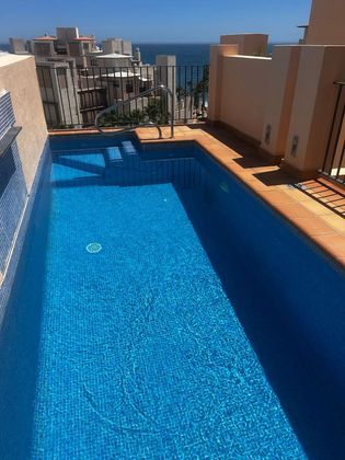 Foto 2 de Àtic en lloguer a El Padrón - El Velerín - Voladilla de 2 habitacions amb terrassa i piscina