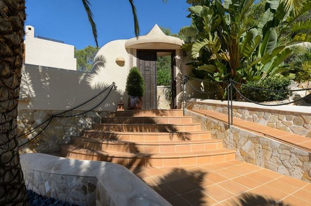 Foto 2 de Casa en venta en Cala Vedella - Cala Tarida - Cala Conta de 4 habitaciones con terraza y piscina