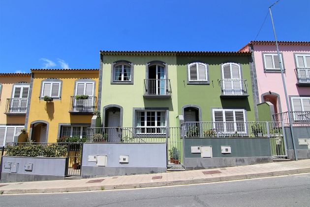 Foto 1 de Casa adossada en venda a avenida De la Constitución de 4 habitacions amb terrassa i garatge