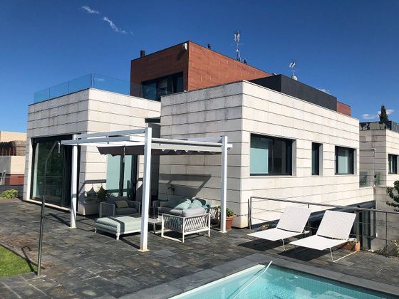 Foto 1 de Alquiler de casa en Valdemarín de 5 habitaciones con terraza y piscina