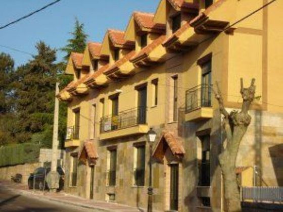 Foto 1 de Dúplex en venta en Becerril de la Sierra de 3 habitaciones con balcón y calefacción